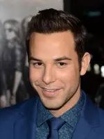 Skylar Astin