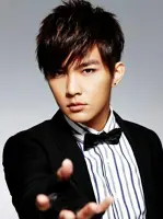 Aaron Yan