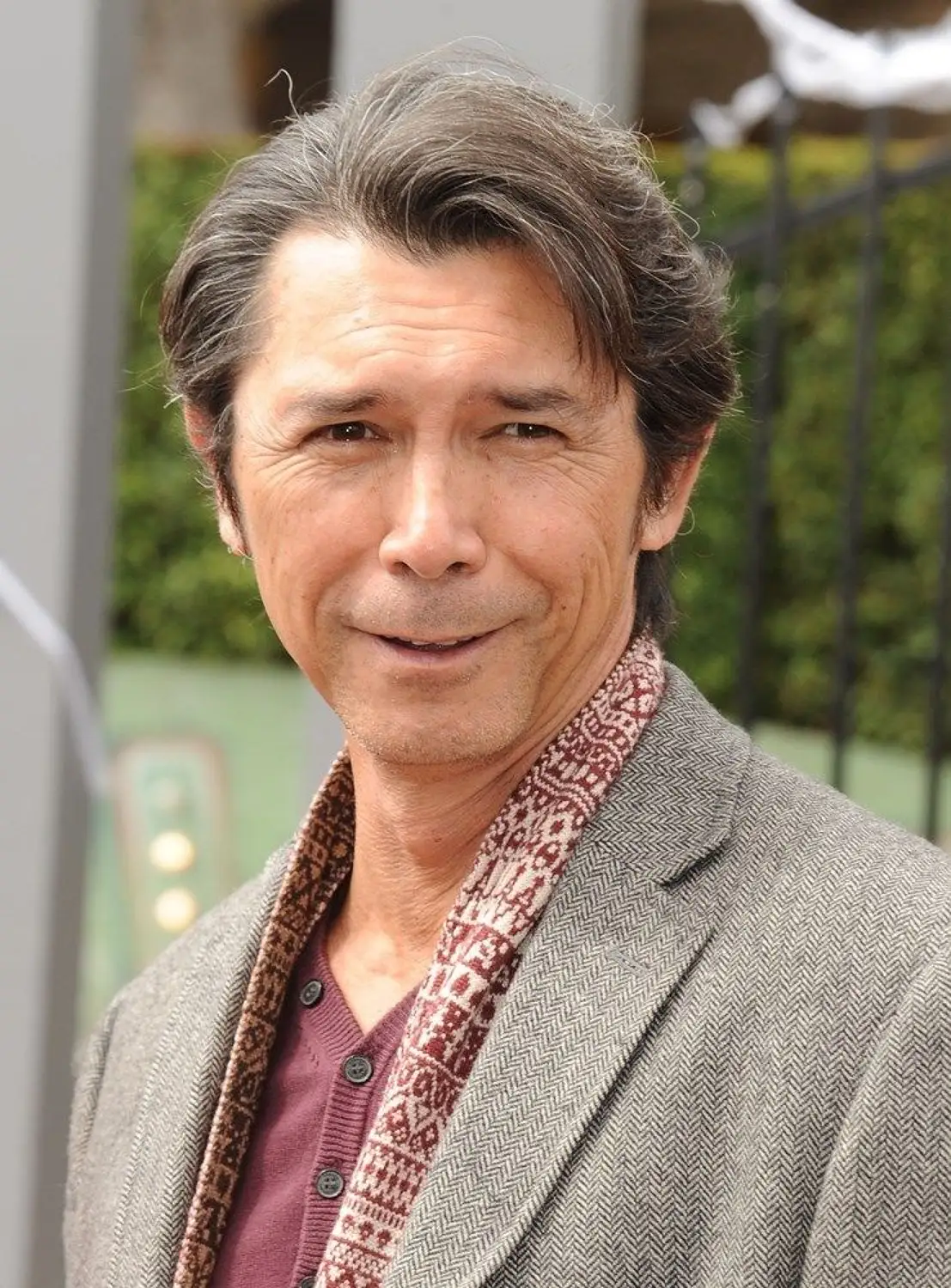 Филлипс актер. Лу Даймонд. Lou Diamond Phillips. Лу Даймонд Филлипс сейчас.