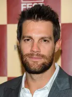 Geoff Stults