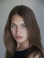 Lola Kirke