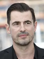 Claes Bang