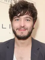 Alexander Vlahos