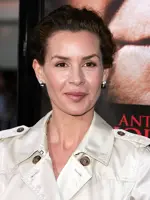 Embeth Davidtz