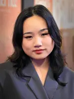 Helen J Shen