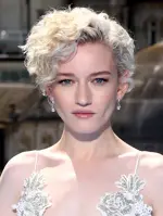 Julia Garner