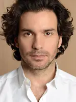 Santiago Cabrera