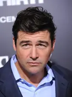 Kyle Chandler