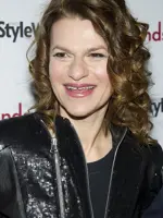 Sandra Bernhard