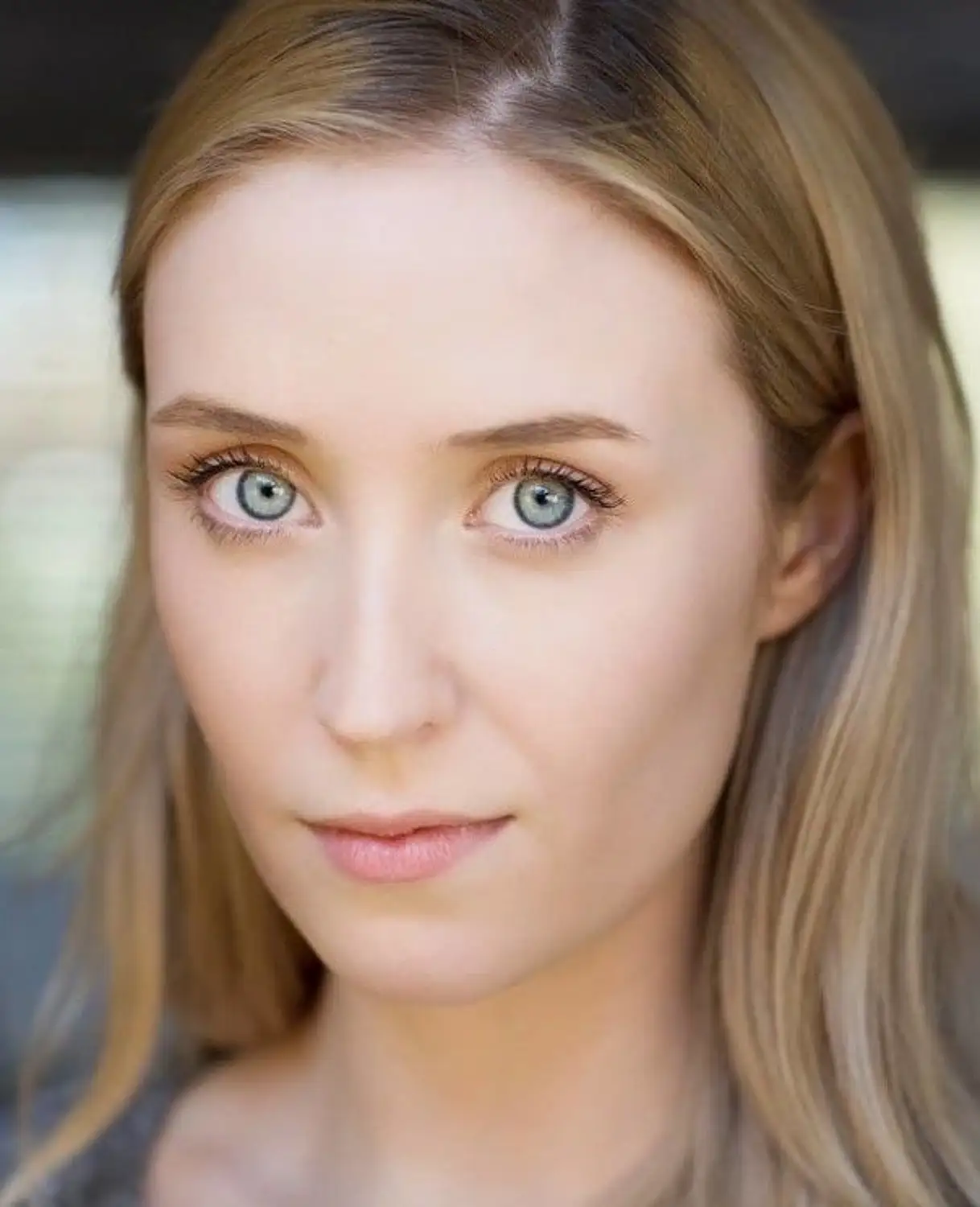 Lily Loveless Biography